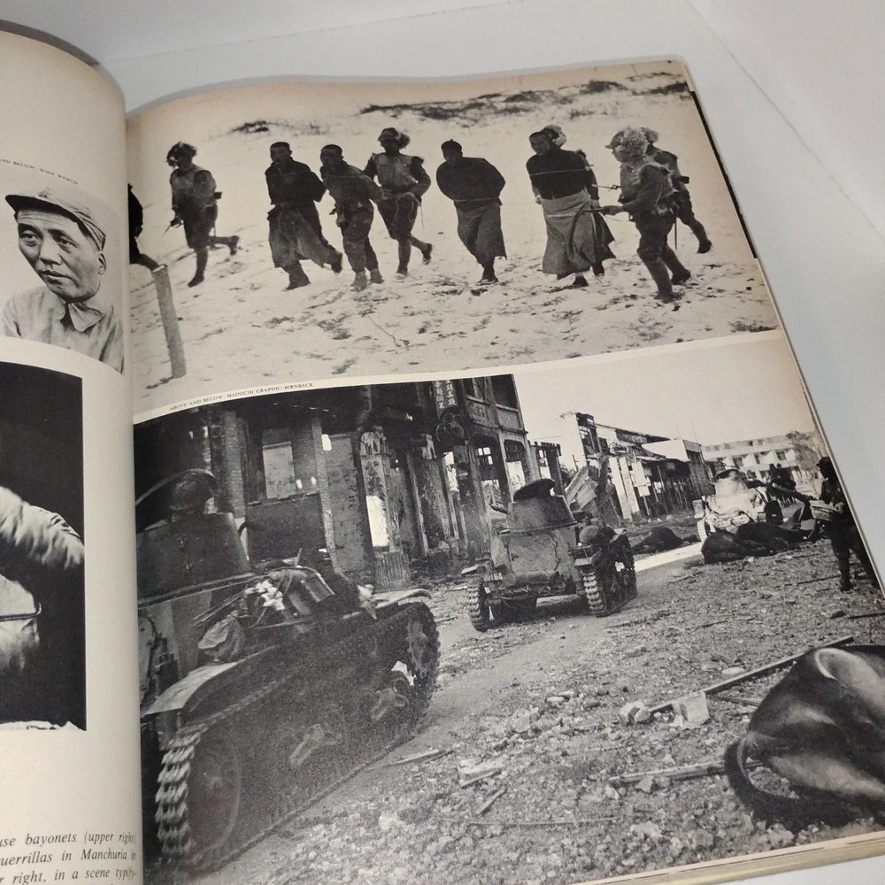 American Heritage Picture History of WWII‎ by Sulzberger ( 1966 )